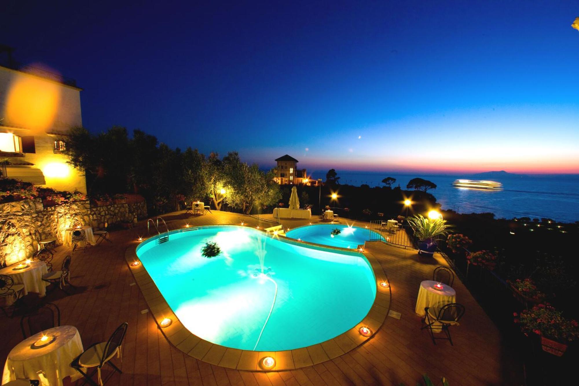Hotel Villa Lubrense Sorrento มัสซาลูเบรนเซ ภายนอก รูปภาพ