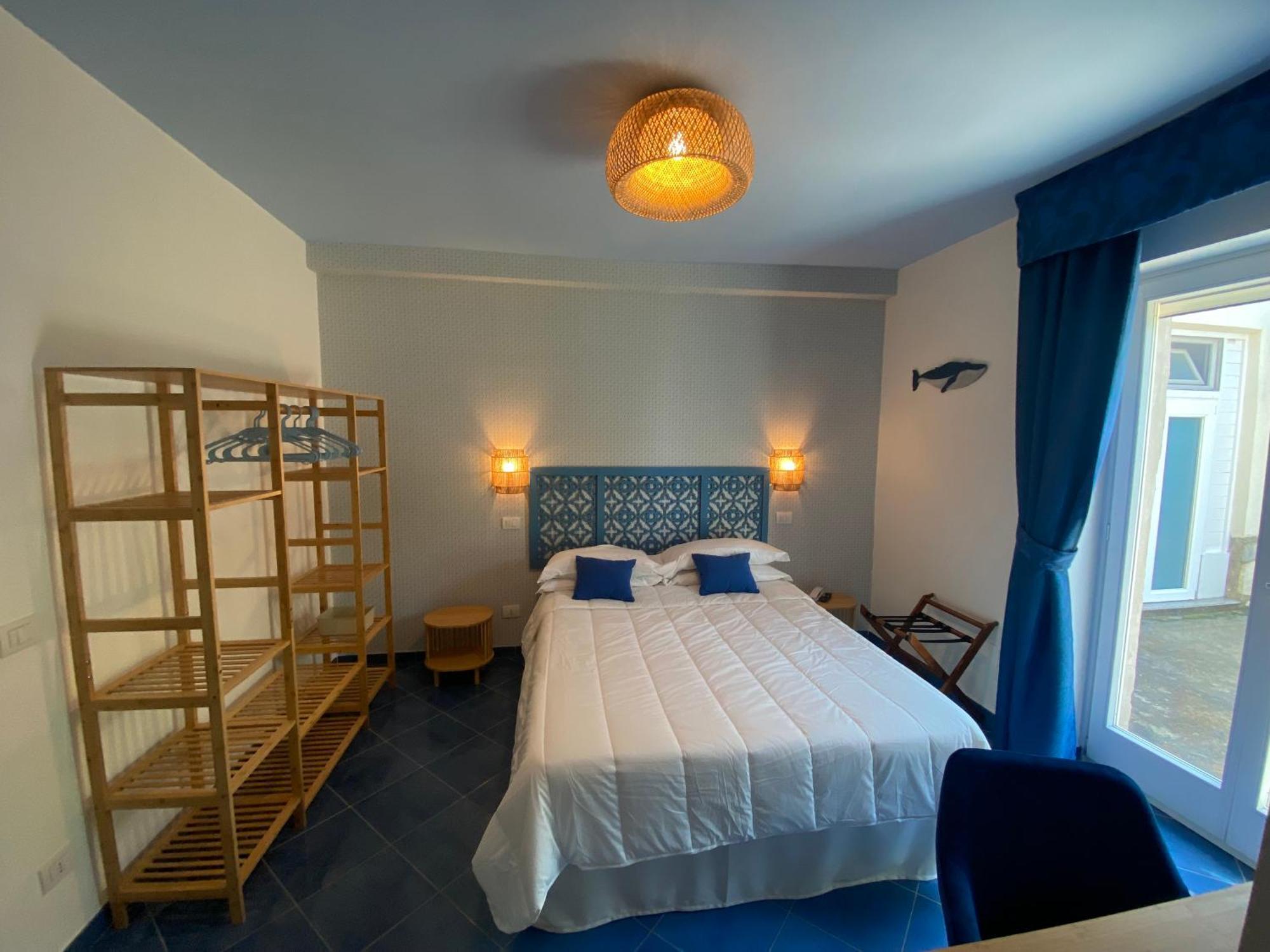 Hotel Villa Lubrense Sorrento มัสซาลูเบรนเซ ภายนอก รูปภาพ