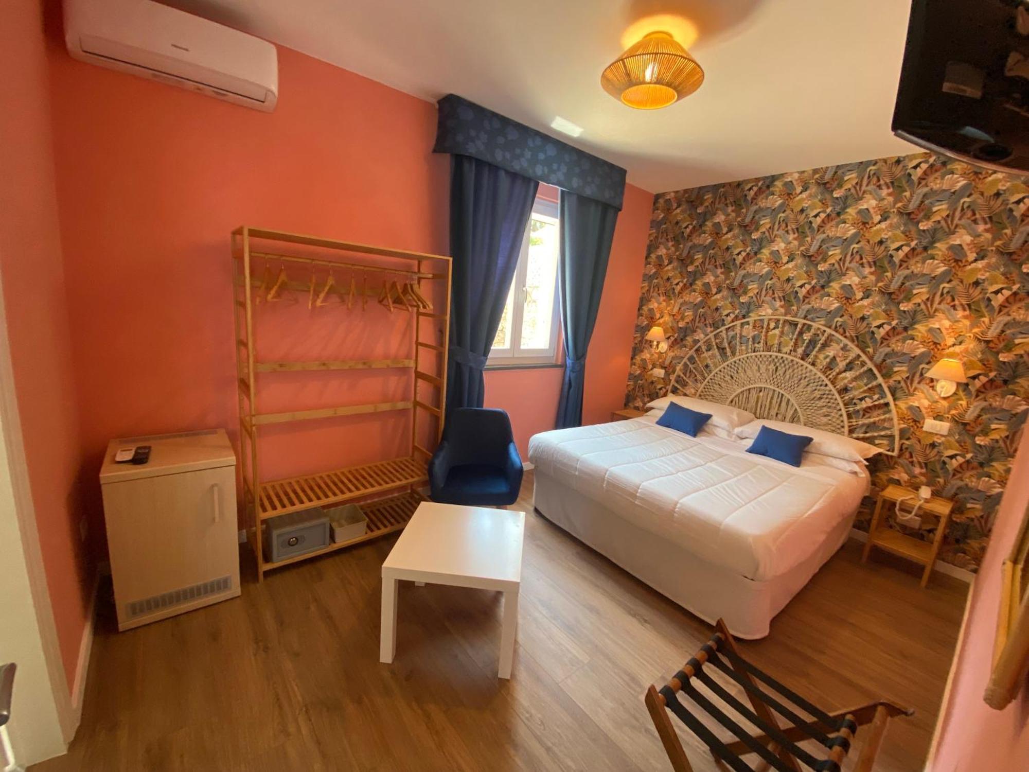 Hotel Villa Lubrense Sorrento มัสซาลูเบรนเซ ภายนอก รูปภาพ