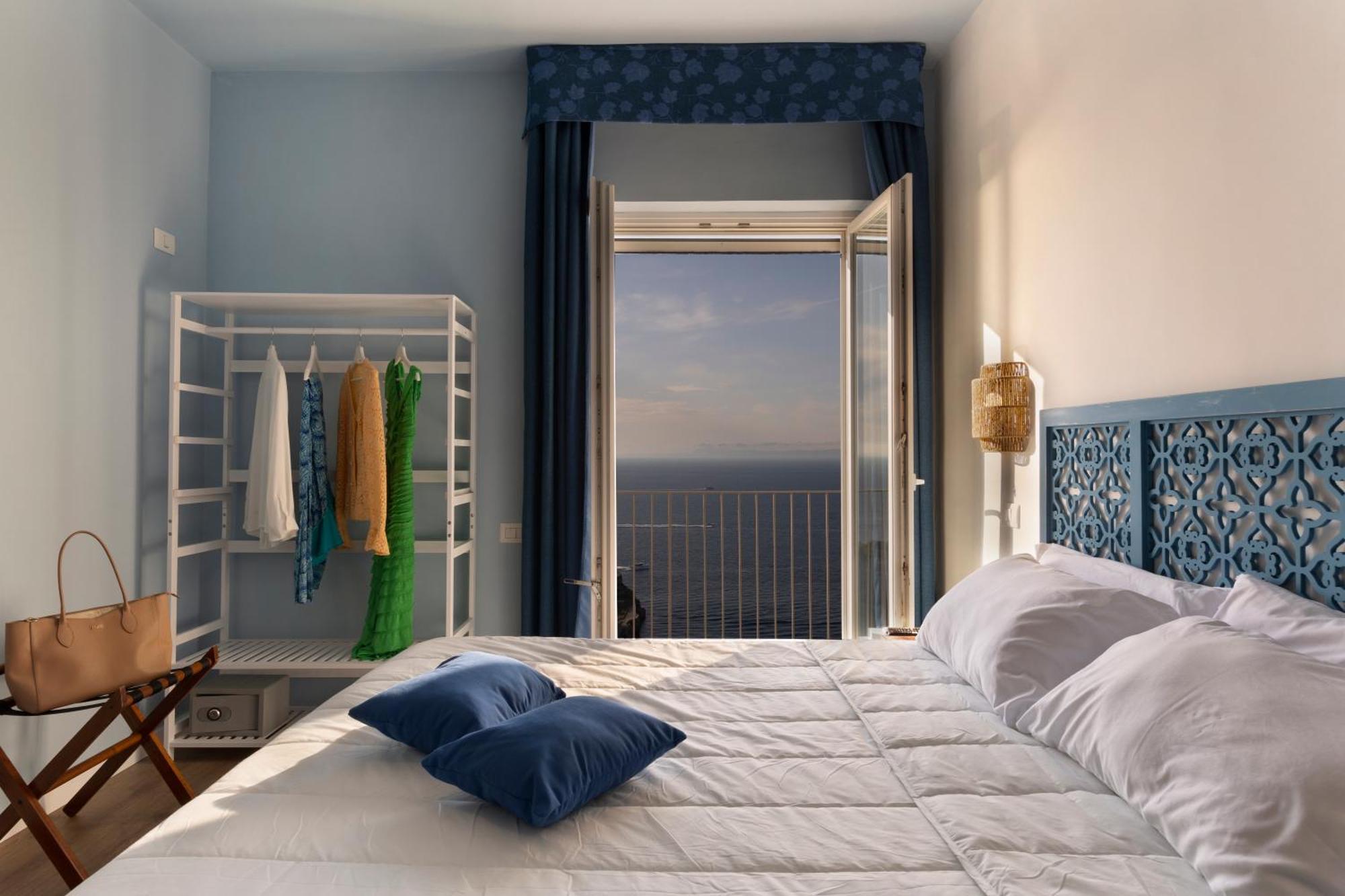 Hotel Villa Lubrense Sorrento มัสซาลูเบรนเซ ภายนอก รูปภาพ