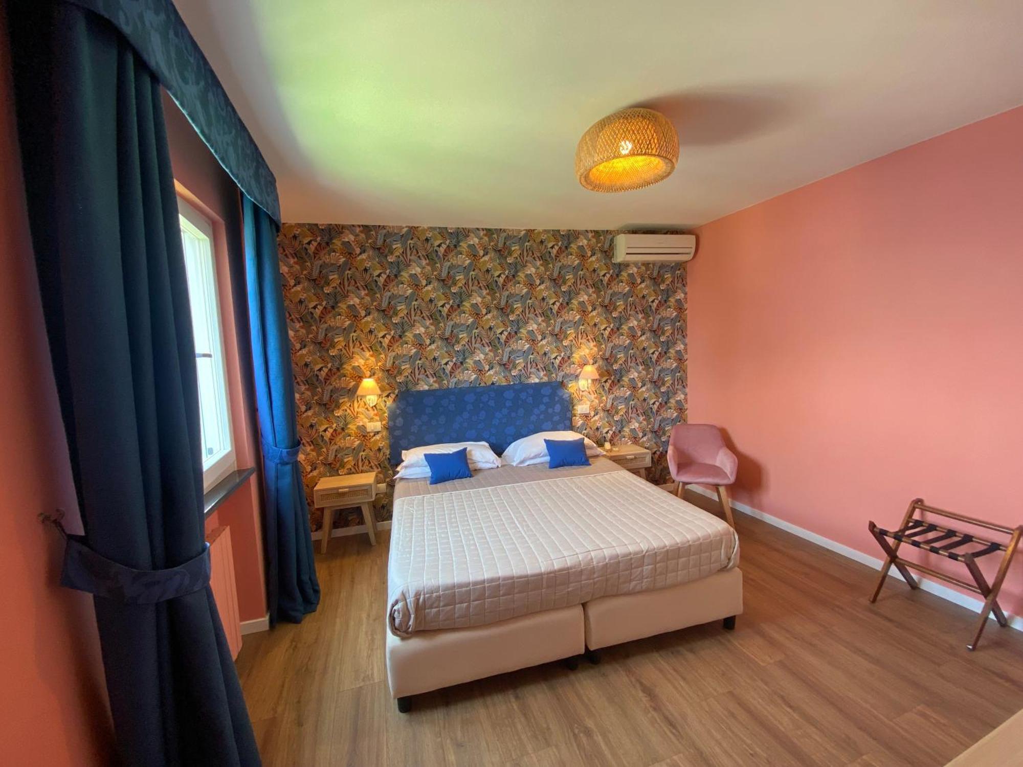 Hotel Villa Lubrense Sorrento มัสซาลูเบรนเซ ภายนอก รูปภาพ