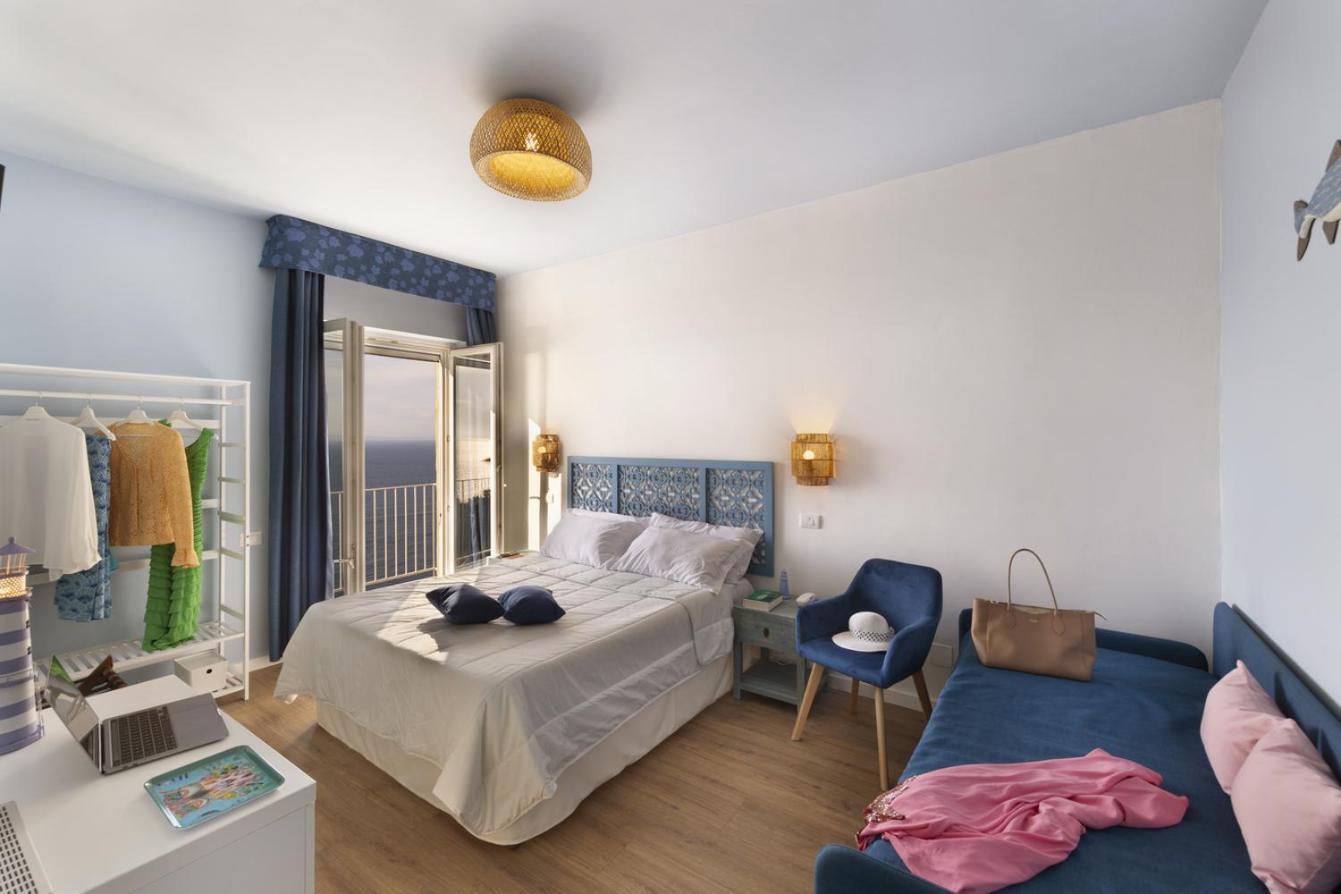 Hotel Villa Lubrense Sorrento มัสซาลูเบรนเซ ภายนอก รูปภาพ