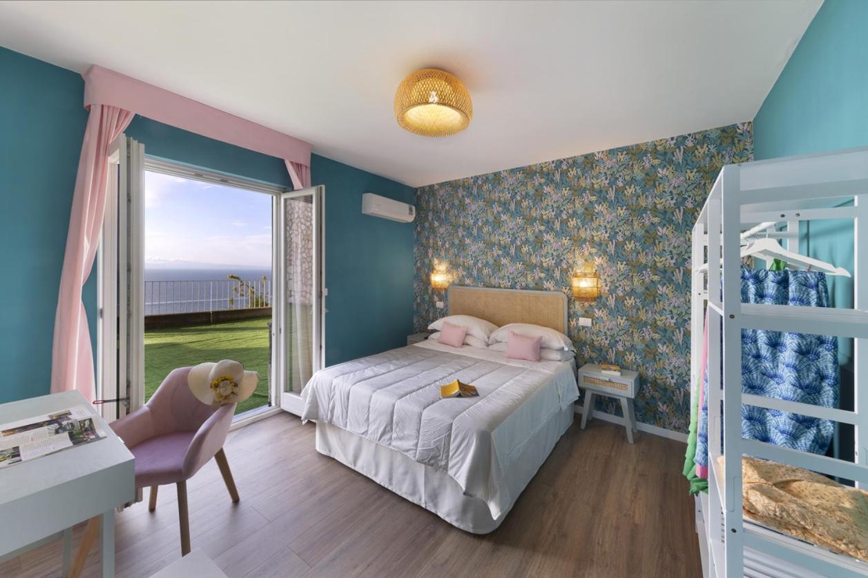 Hotel Villa Lubrense Sorrento มัสซาลูเบรนเซ ภายนอก รูปภาพ